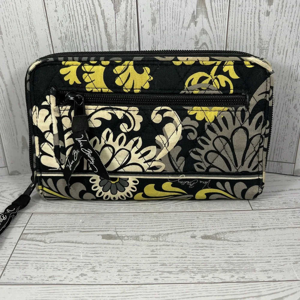 Vera Bradley Wallet Quilted Pattern Floral Print Yellow Black Everyday Turnlock - Picture 2 of 5